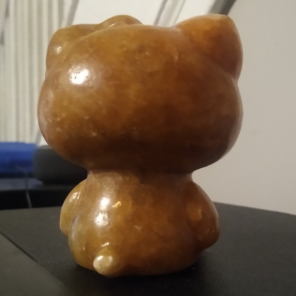 Hello Kitty Figurine carved from Orange Calcite - Picture 3 of 5